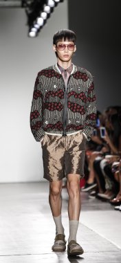 Custo Barcelona defilesi