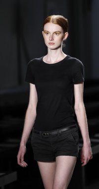 Custo Barcelona defilesi