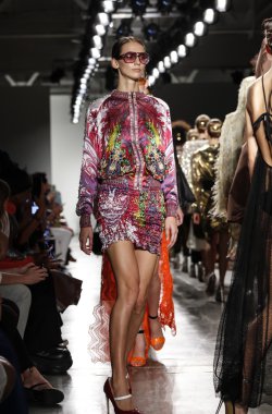 Custo Barcelona defilesi