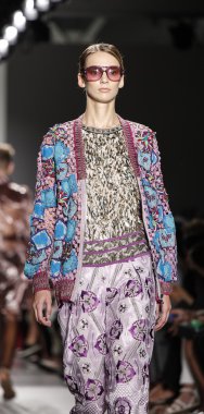 Custo Barcelona defilesi