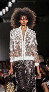 Custo Barcelona defilesi