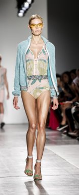 Custo Barcelona defilesi