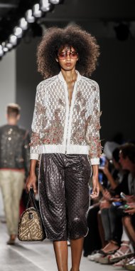 Custo Barcelona defilesi