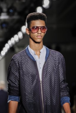 Custo Barcelona defilesi