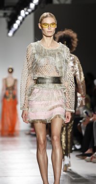 Custo Barcelona defilesi