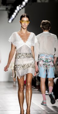 Custo Barcelona defilesi