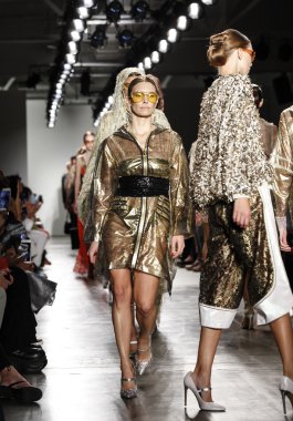 Custo Barcelona defilesi