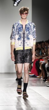 Custo Barcelona defilesi