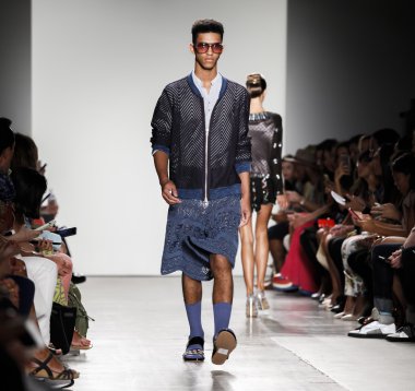 Custo Barcelona defilesi