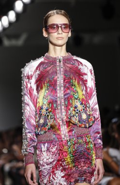 Custo Barcelona defilesi