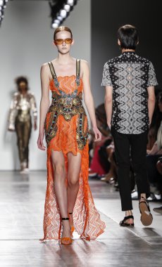 Custo Barcelona defilesi