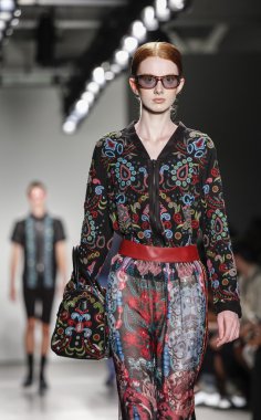 Custo Barcelona defilesi