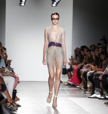 Custo Barcelona defilesi