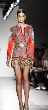 Custo Barcelona defilesi