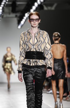 Custo Barcelona defilesi