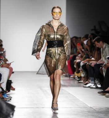 Custo Barcelona defilesi