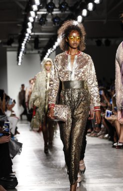 Custo Barcelona defilesi