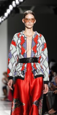 Custo Barcelona defilesi