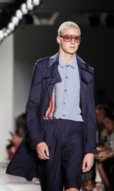 Custo Barcelona defilesi