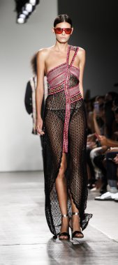 Custo Barcelona defilesi