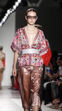 Custo Barcelona defilesi