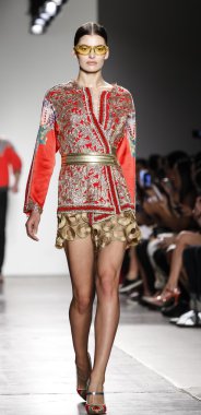 Custo Barcelona defilesi