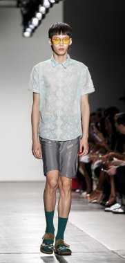 Custo Barcelona defilesi