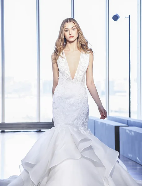 RIVINI SPRING 2017 Bridal Collection — Stock Photo, Image