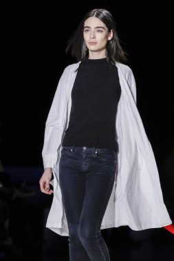 Desigual runway show