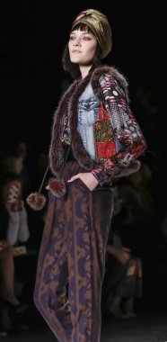 Desigual runway show