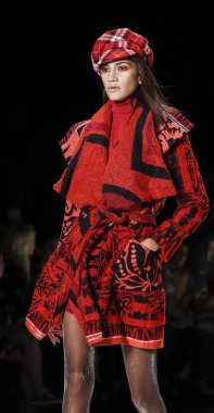 Desigual runway show