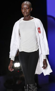 Desigual runway show