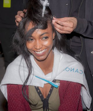 Monique Lhuillier pist gösteri