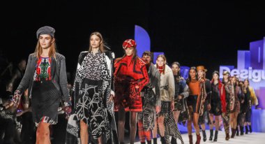 Desigual runway show