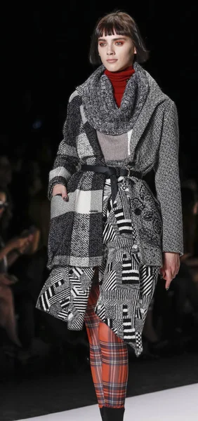 Desigual runway show