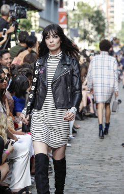 Rebecca Minkoff pist gösteri