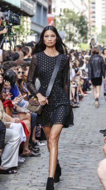 Rebecca Minkoff pist gösteri