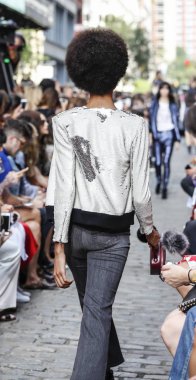 Rebecca Minkoff pist gösteri