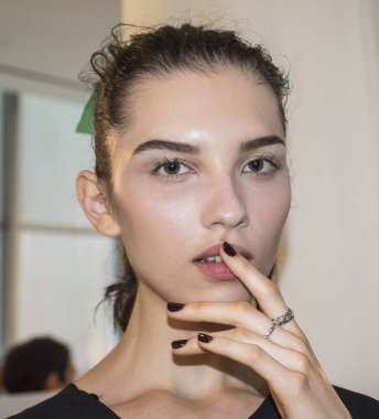 Monique Lhuillier pist gösteri