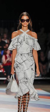 Chrisyian Siriano pist gösteri