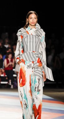 Chrisyian Siriano pist gösteri