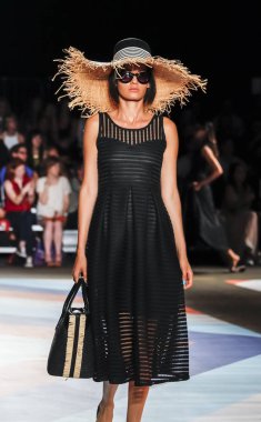 Chrisyian Siriano pist gösteri