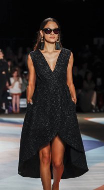 Chrisyian Siriano pist gösteri