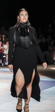 Chrisyian Siriano pist gösteri