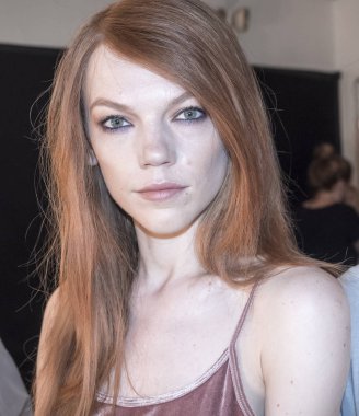 Monique Lhuillier pist gösteri