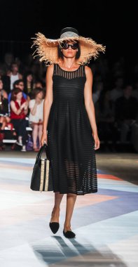 Chrisyian Siriano pist gösteri