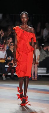 Chrisyian Siriano pist gösteri