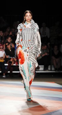 Chrisyian Siriano pist gösteri