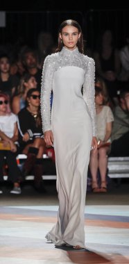 Chrisyian Siriano pist gösteri