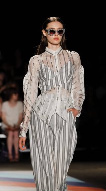 Chrisyian Siriano pist gösteri